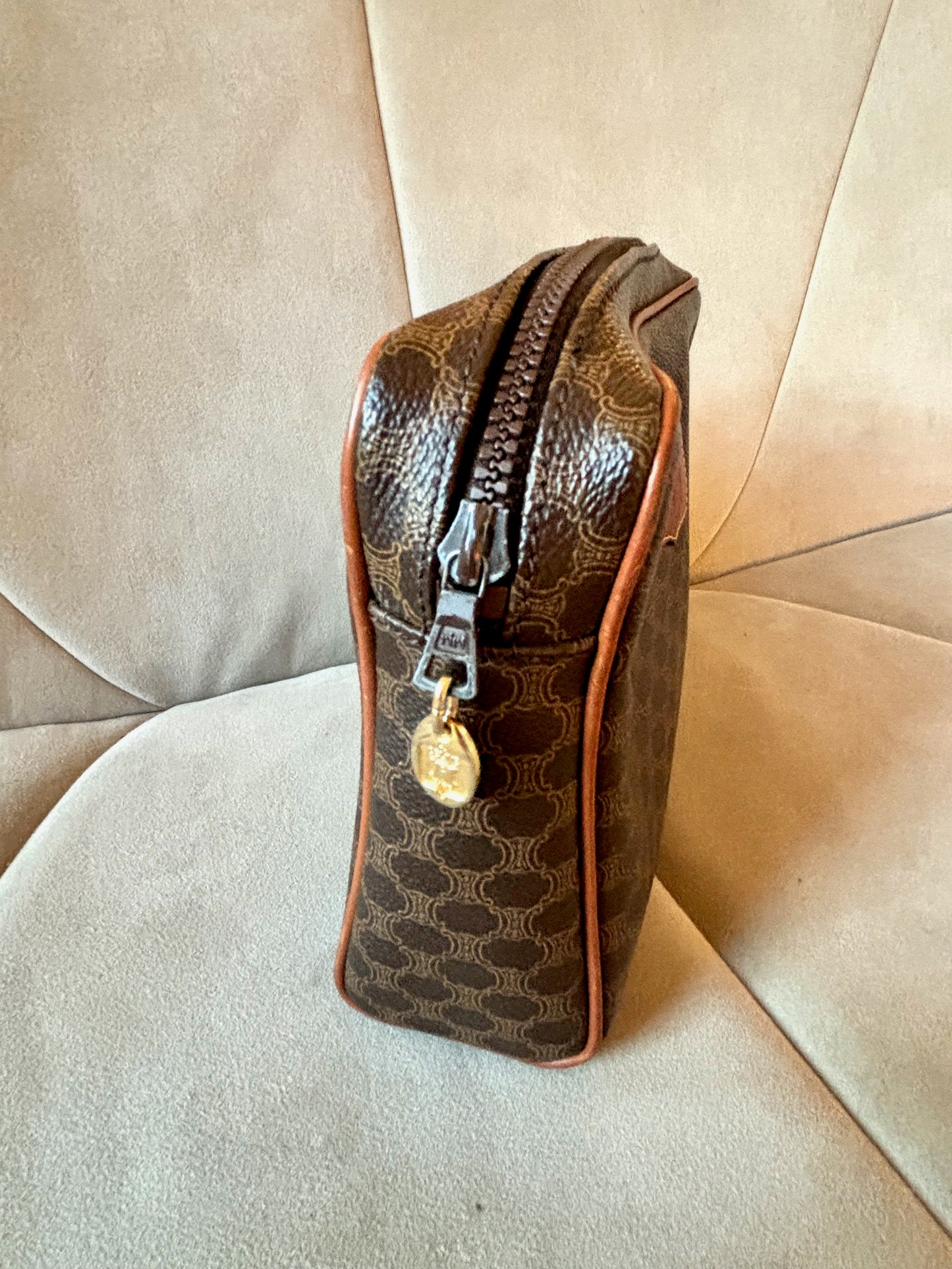 CÉLINE Pochette Triomphe