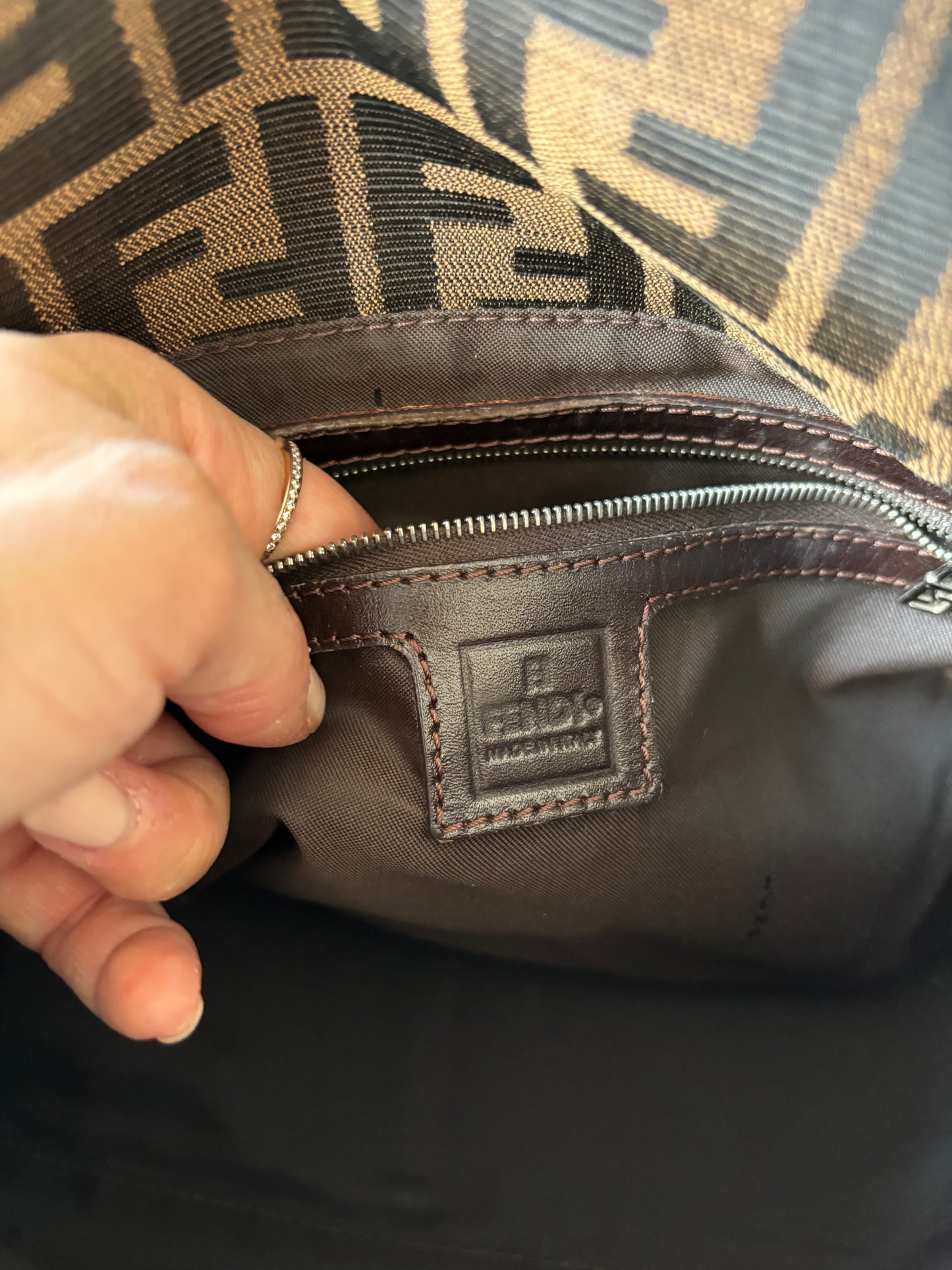 FENDI Sac Mamma Baguette