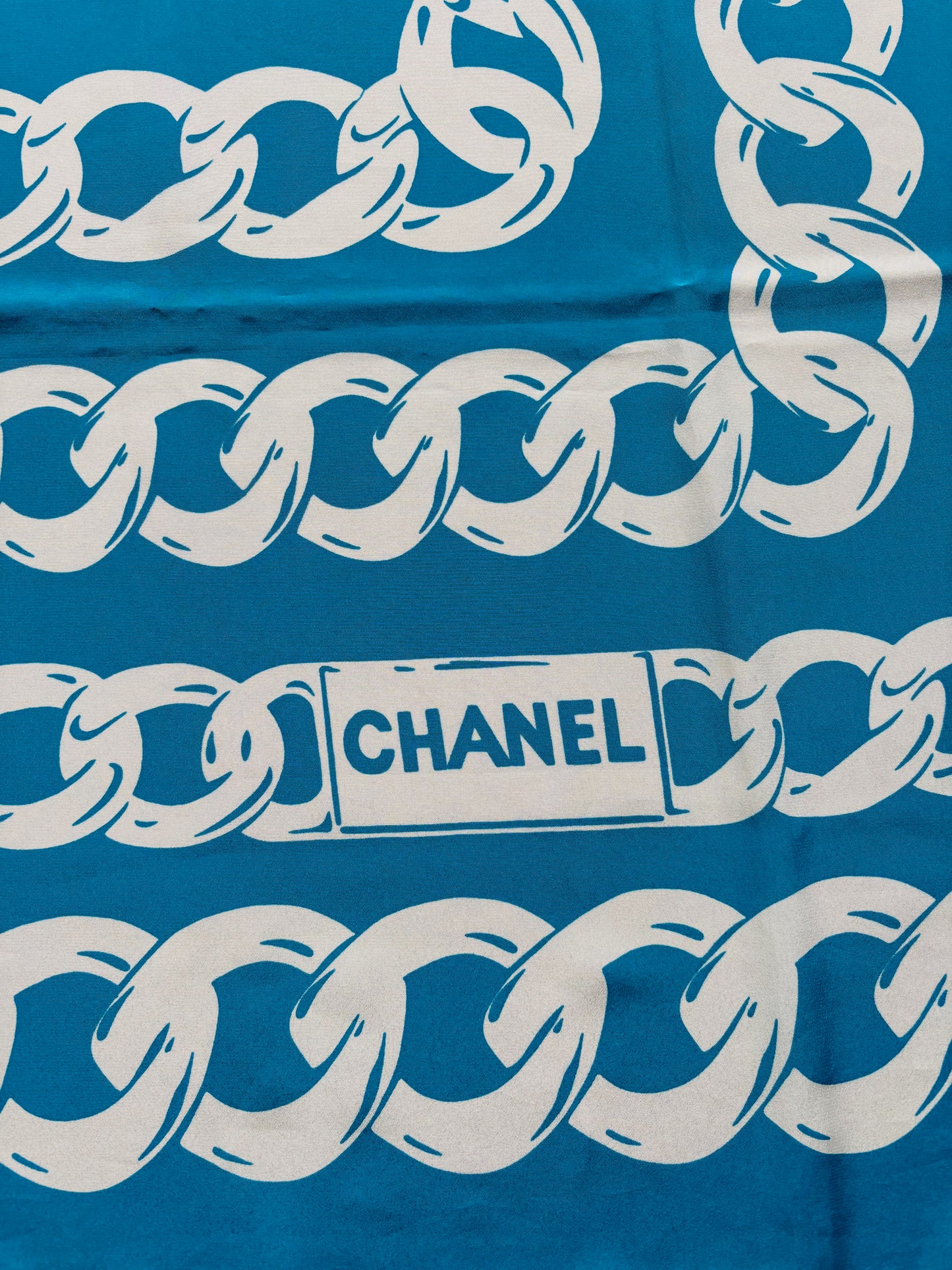 CHANEL Maxi carré