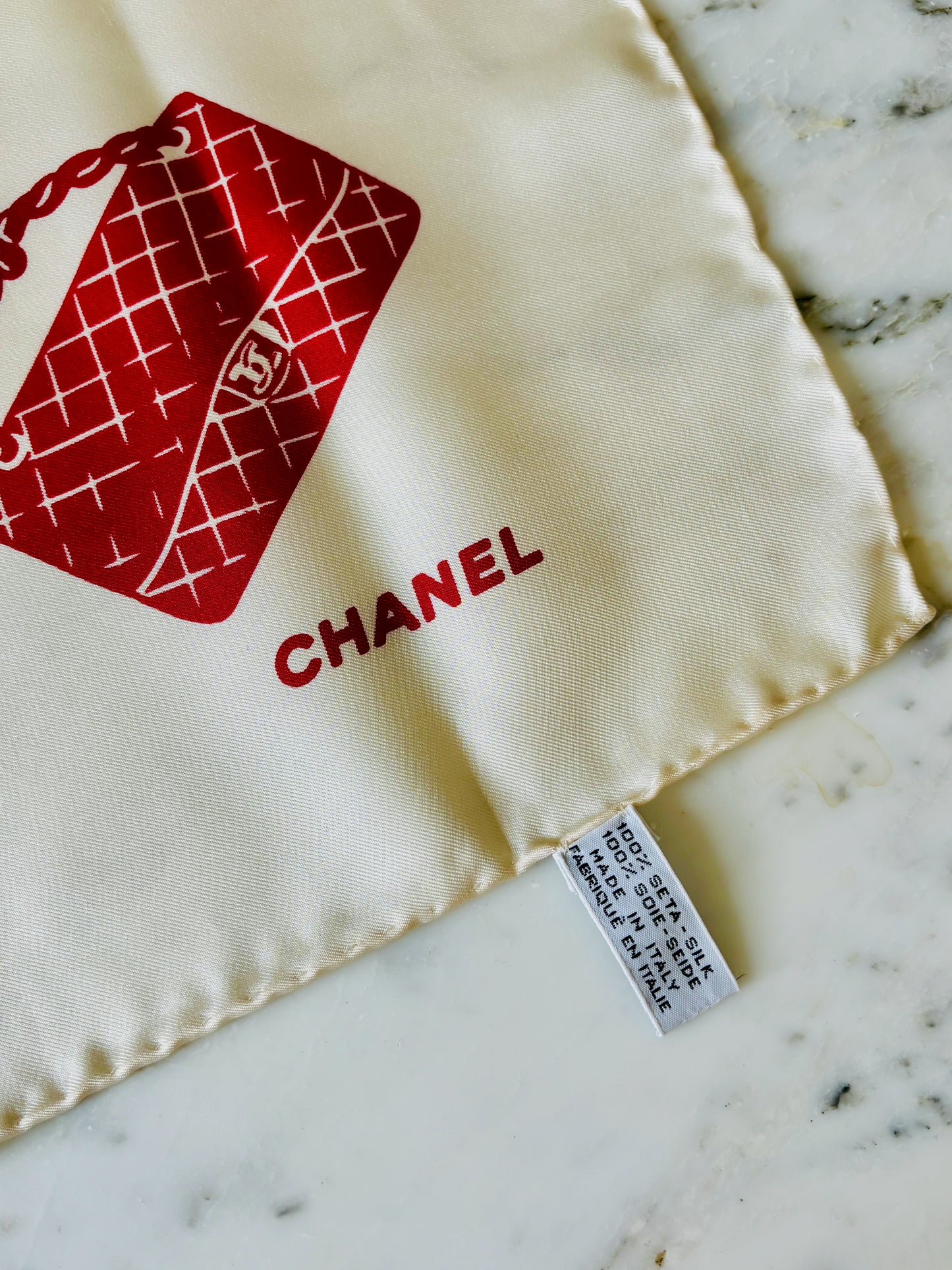 CHANEL Foulard en soie