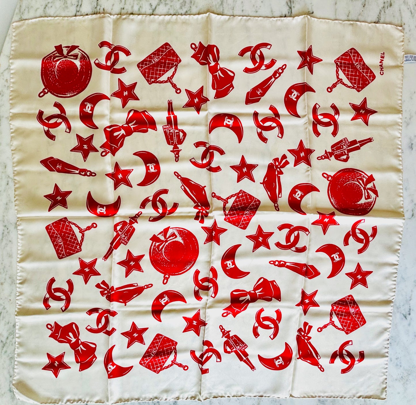 CHANEL Foulard en soie
