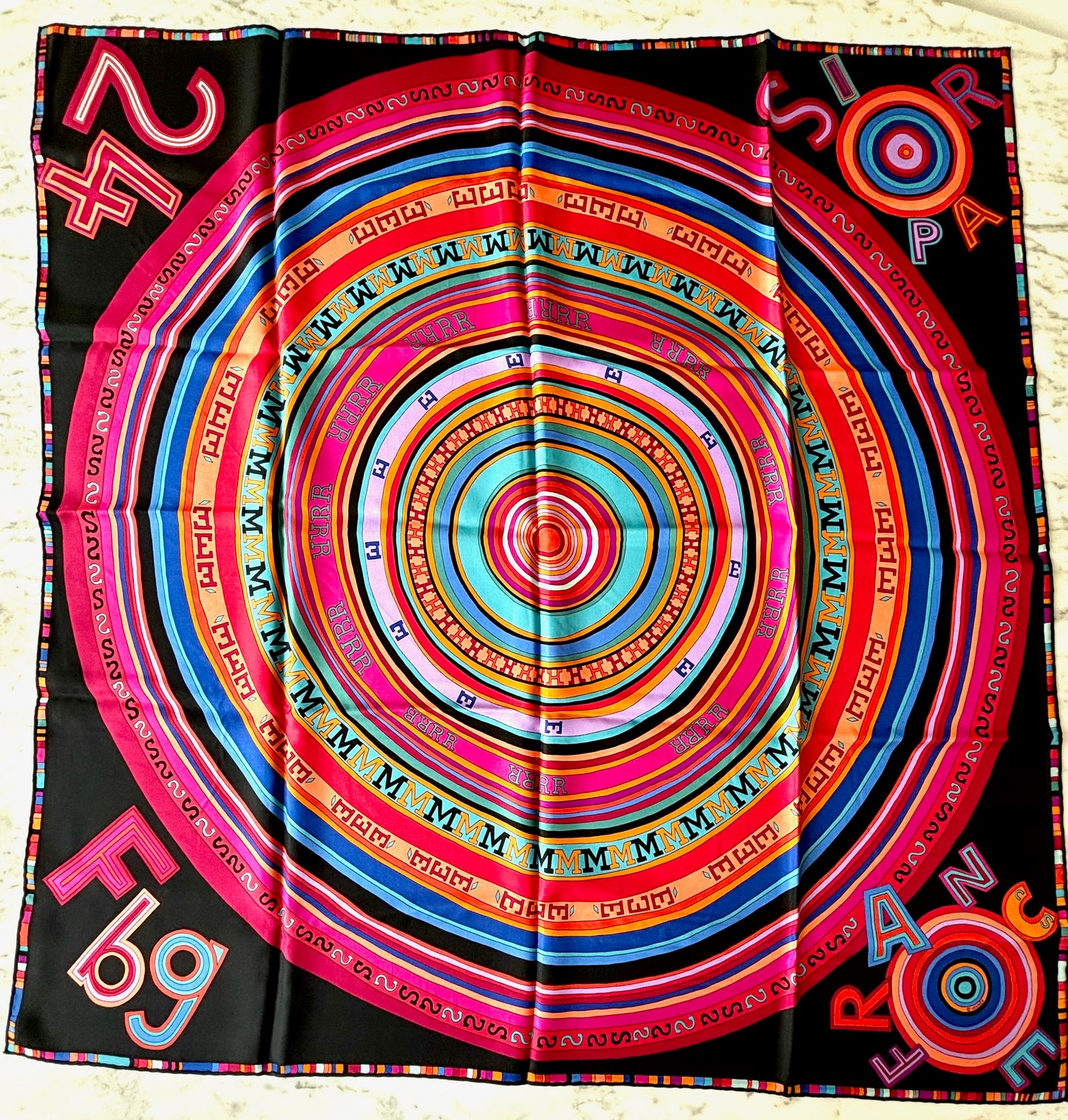 HERMÈS Foulard carré Tohu Bohu