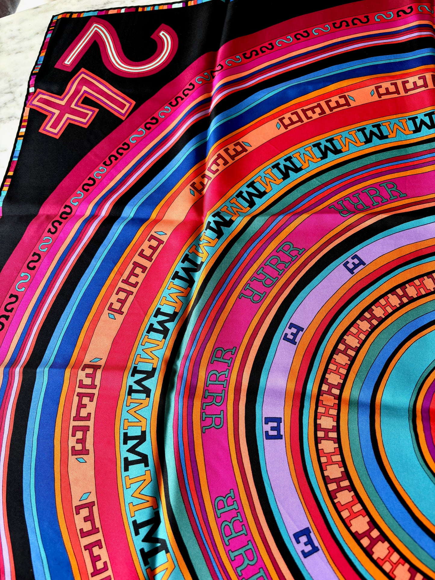 HERMÈS Foulard carré Tohu Bohu