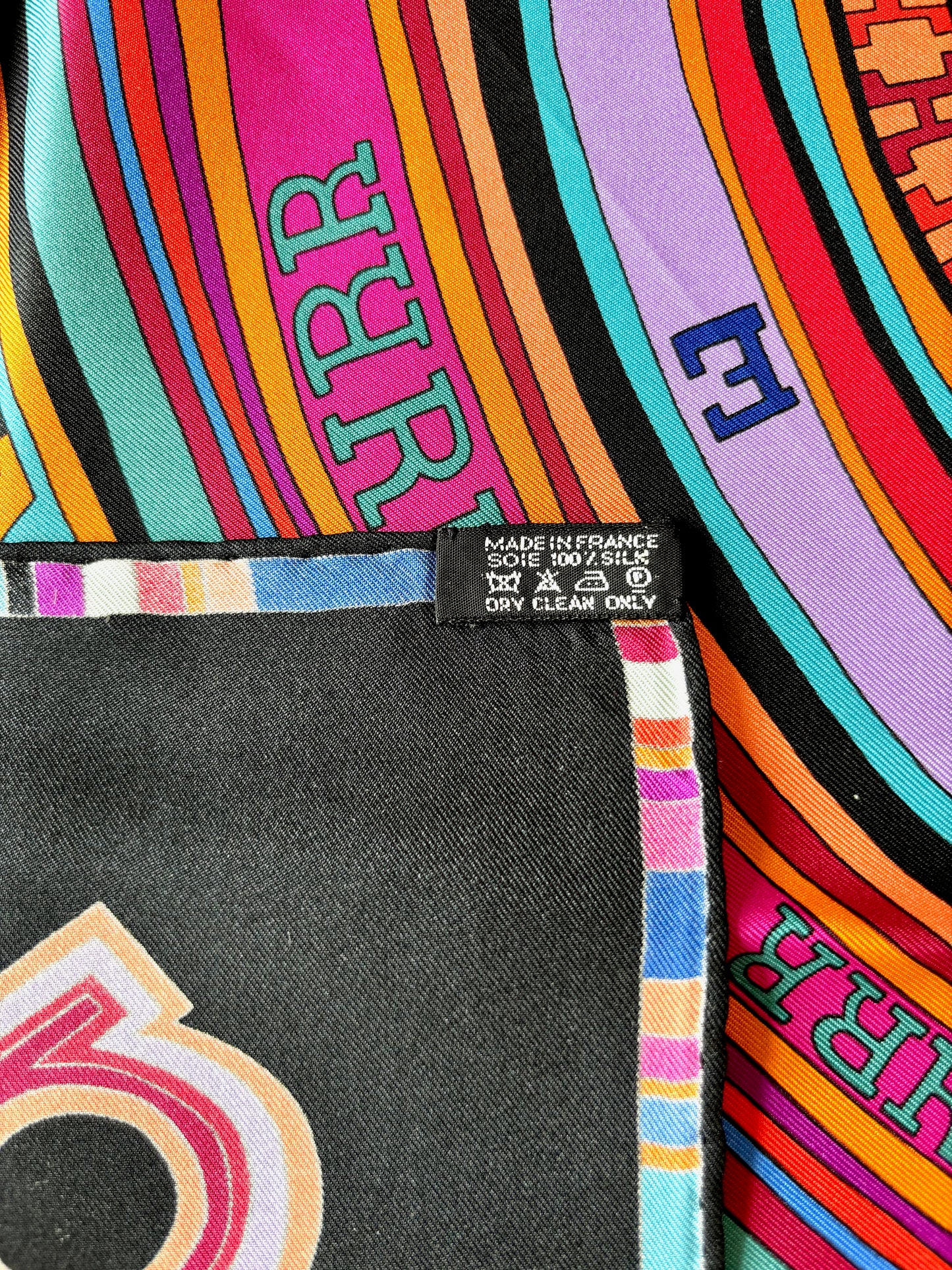 HERMÈS Foulard carré Tohu Bohu