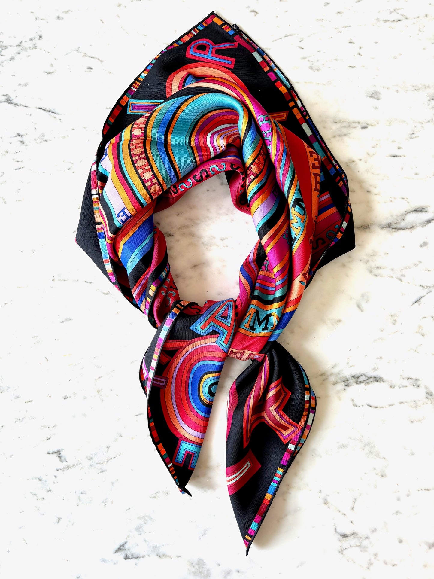 HERMÈS Foulard carré Tohu Bohu