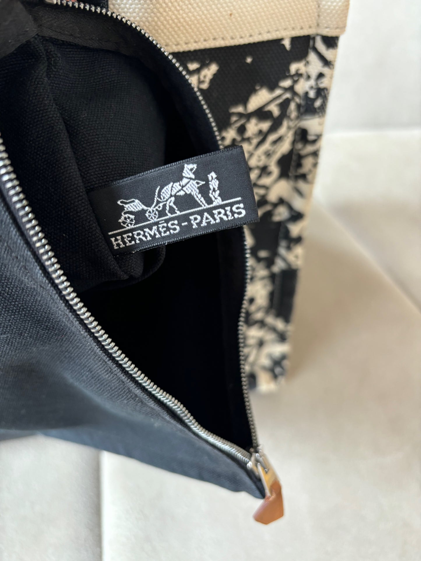 HERMÈS Sac cabas Bora Bora