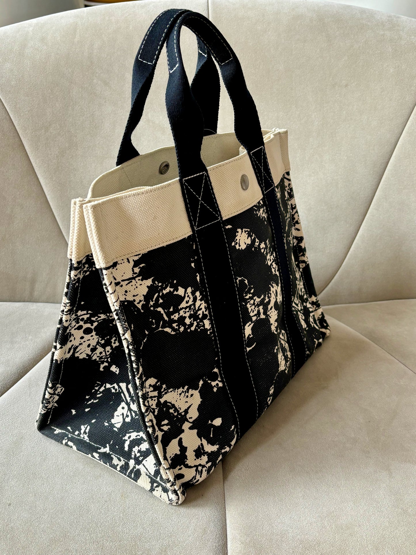 HERMÈS Sac cabas Bora Bora