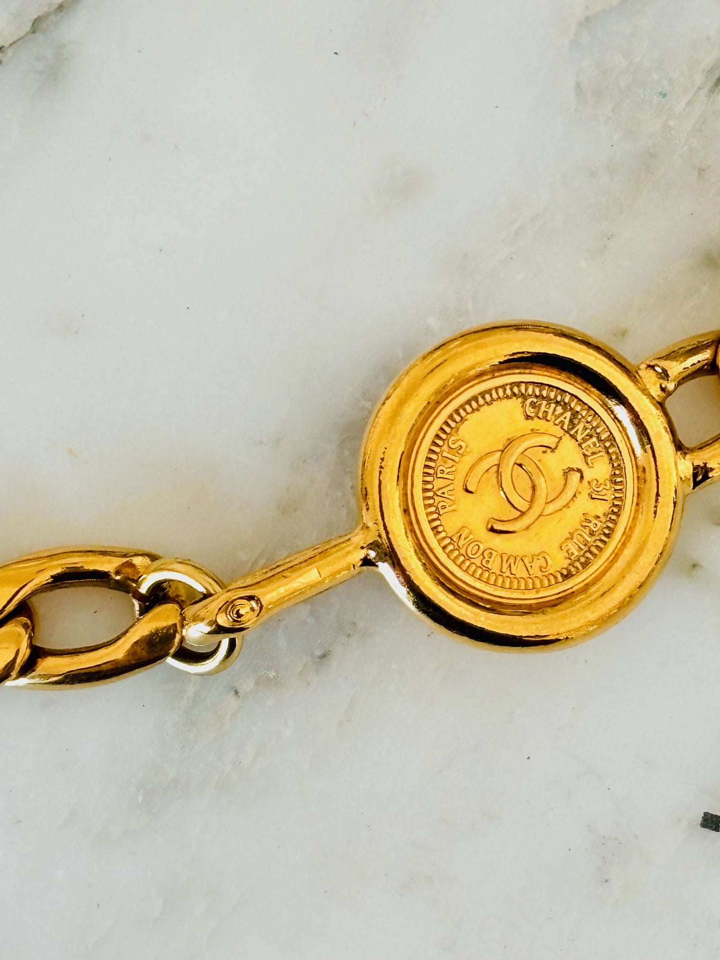 CHANEL Ceinture à maillons