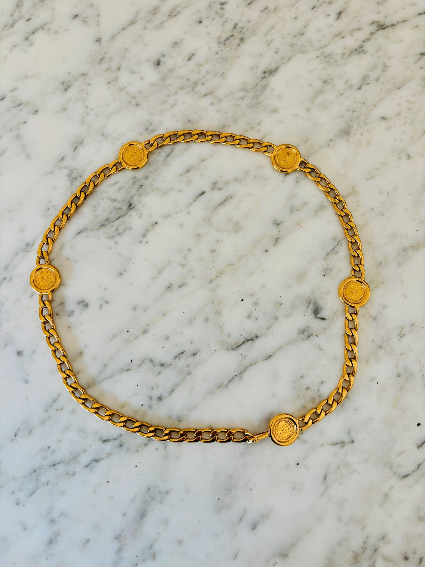 CHANEL Ceinture à maillons